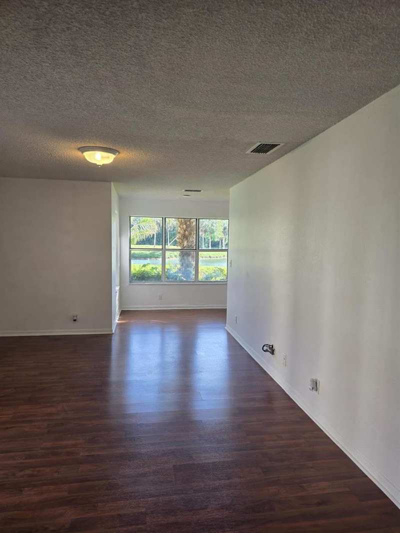 3310 N Pinewalk Drive N # 1812, Margate FL 33063