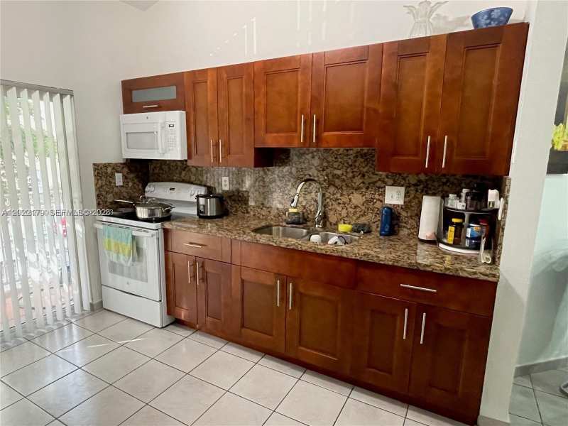 7500 W 20th Ave # 202, Hialeah FL 33016