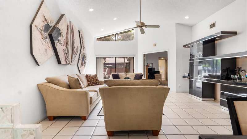 1867 NW 99th Avenue, Plantation FL 33322