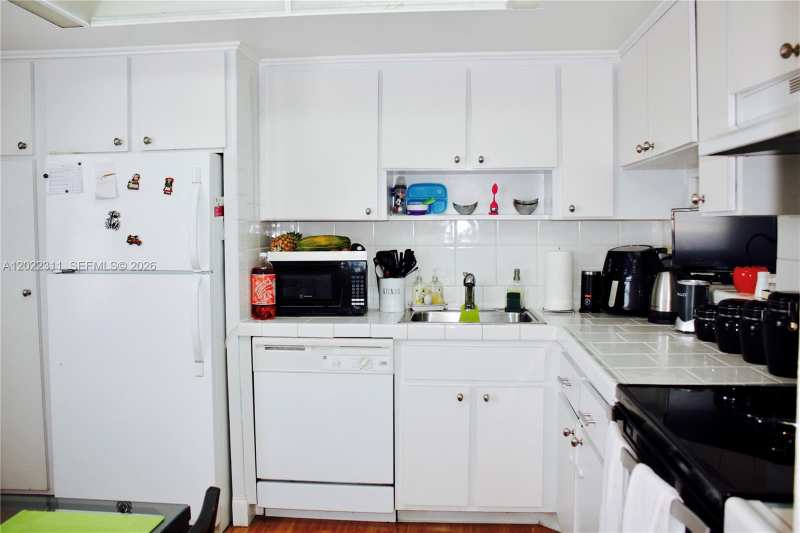 18555 NE 14th Ave # 702A, Miami FL 33179