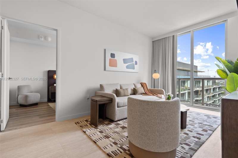 1611 SW 2nd Ave # 817, Miami FL 33129