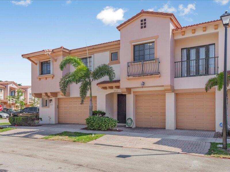 4712 Grand Cypress Circle N, Coconut Creek FL 33073