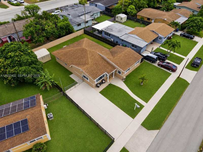 1081 NW 198th St, Miami Gardens FL 33169