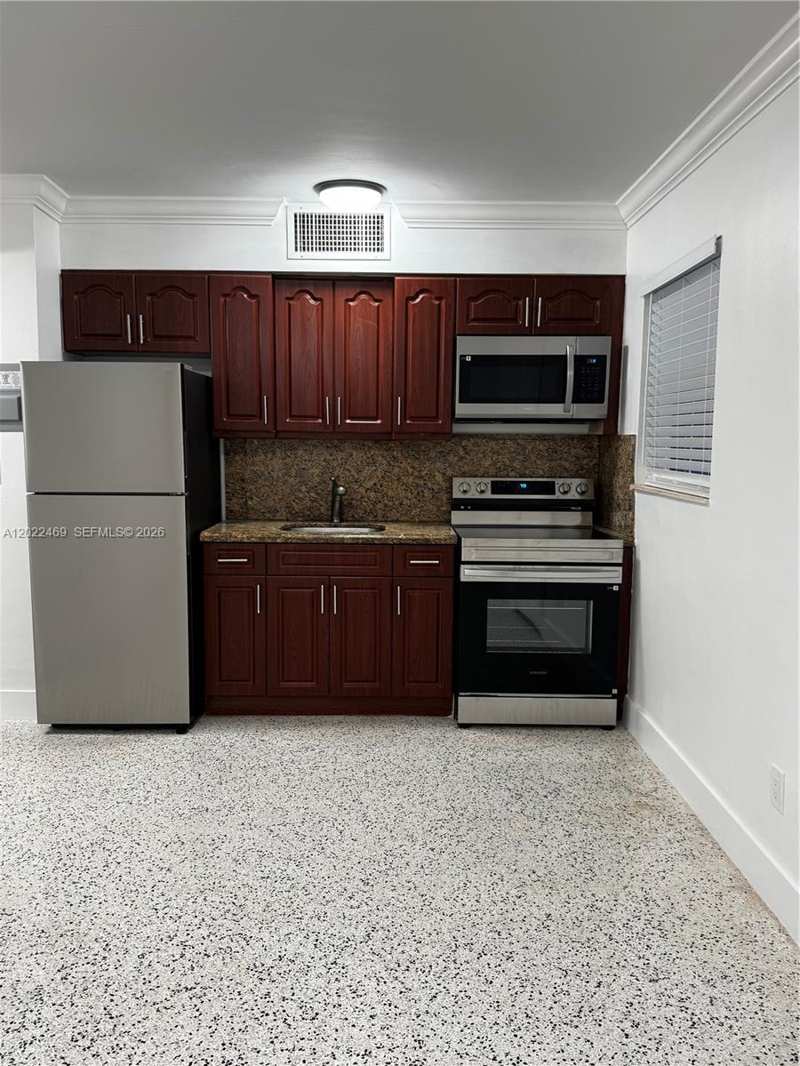 2725 SW 25th St # 1, Miami FL 33133