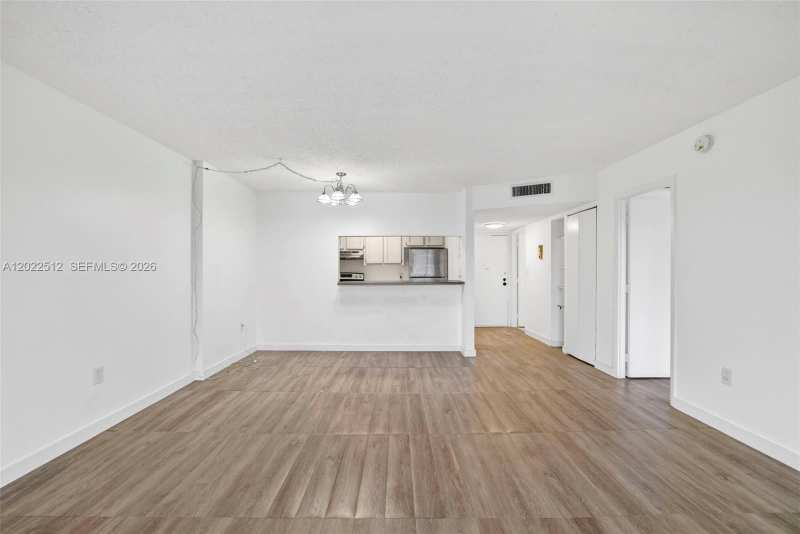 4174 Inverrary Drive # 706, Lauderhill FL 33319