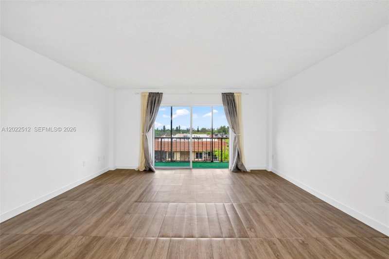 4174 Inverrary Drive # 706, Lauderhill FL 33319