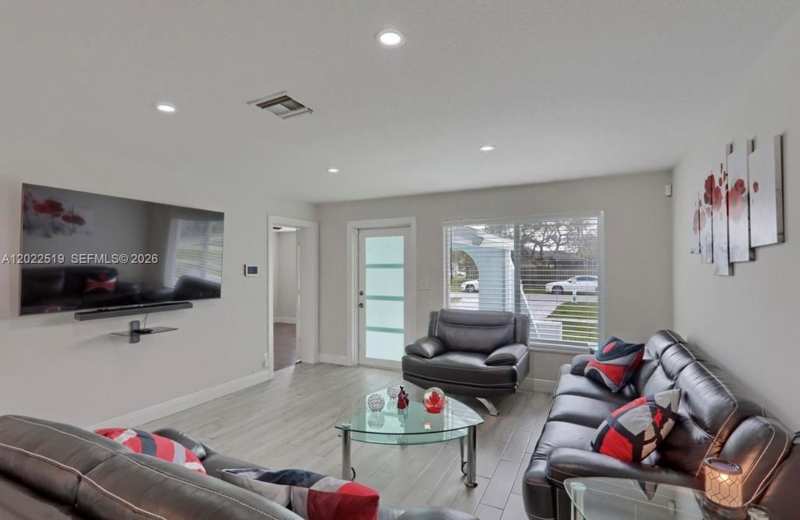 876 Gardenia Dr, Royal Palm Beach FL 33411