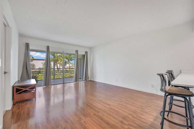 3075 Gardens E Drive # 24, Palm Beach Gardens FL 33410