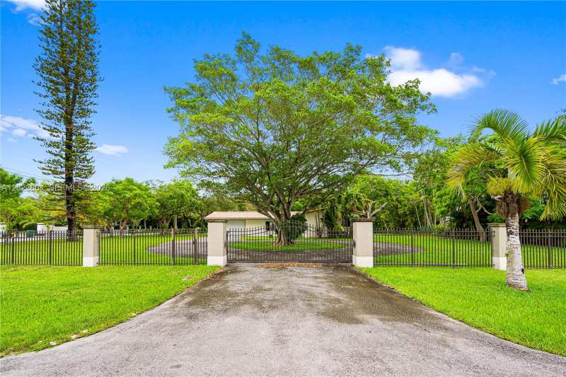 6801 SW 102nd Ave # 0, Miami FL 33173