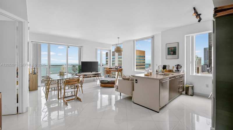 500 Brickell Ave # 4102, Miami FL 33131