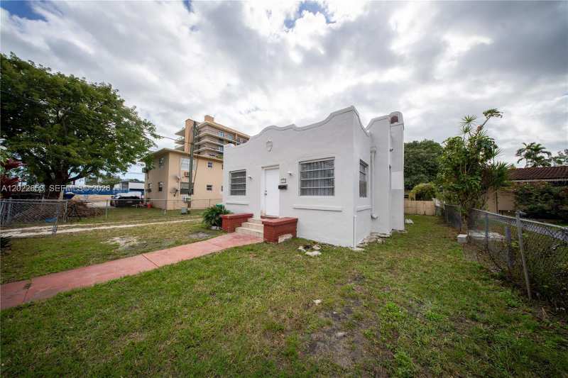 2744 SW 16th Ter, Miami FL 33145