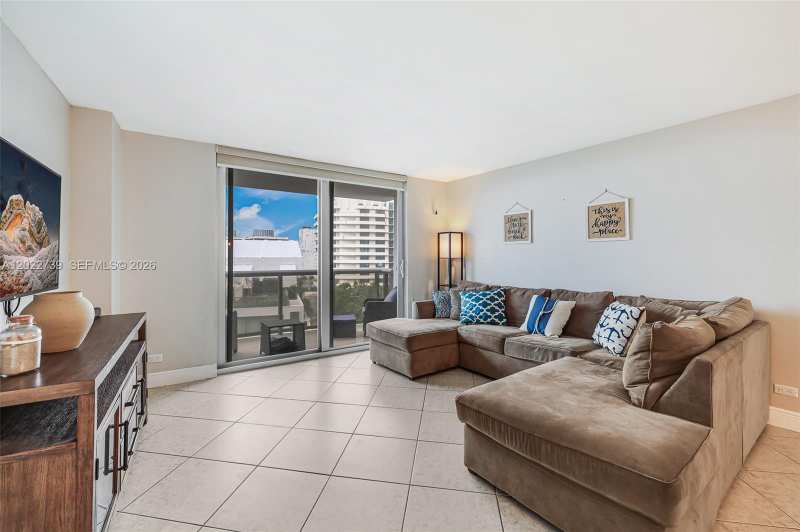 6039 Collins Ave # 936, Miami Beach FL 33140