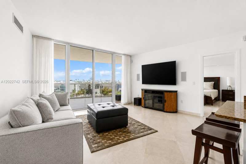 400 Alton Rd # 907, Miami Beach FL 33139