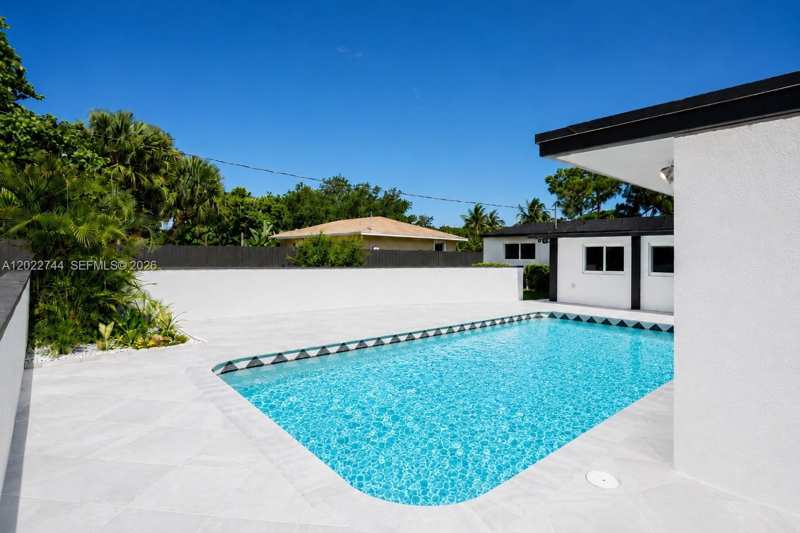 2573 Conroy Dr, North Palm Beach FL 33403