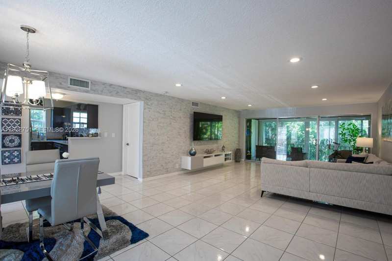3615 Citrus Trce # 4, Davie FL 33328