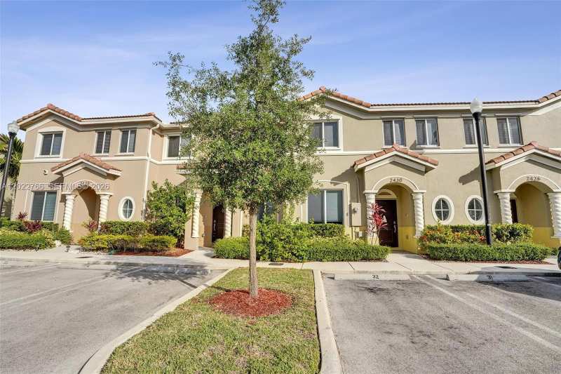 2430 SE 10th Ct, Homestead FL 33035