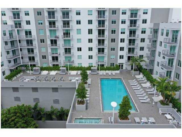729 NW 2nd St # 422, Miami FL 33128