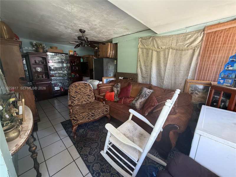5740 Taylor St, Hollywood FL 33021