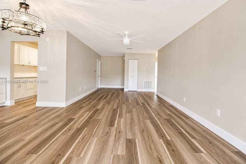 7332 Bay Hill Dr, Hialeah FL 33015