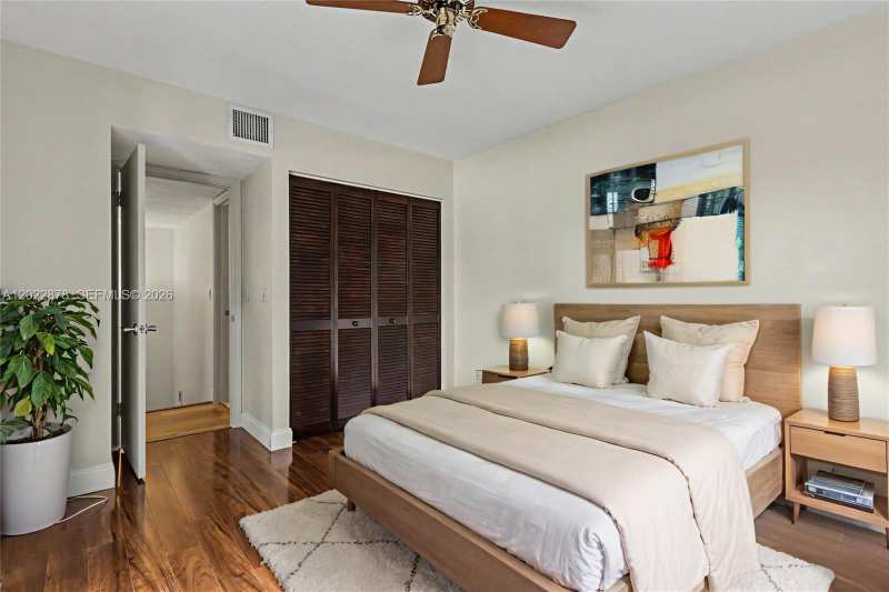 1530 W Harmony Lake Cir, Davie FL 33324