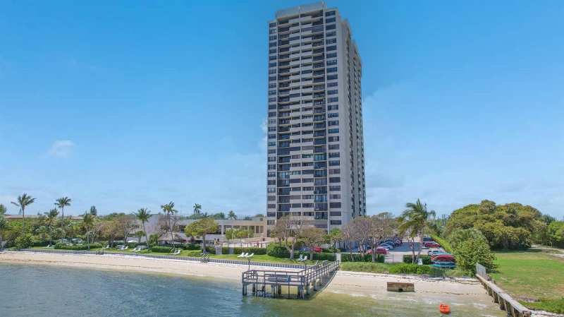 5600 N Flagler Drive # 1803, West Palm Beach FL 33407