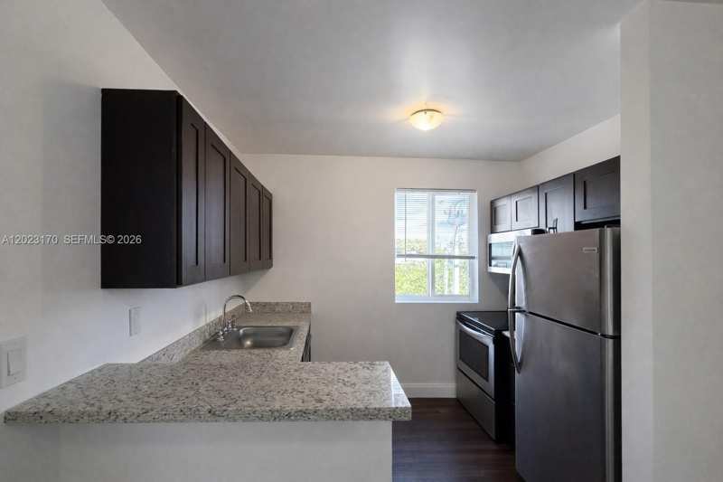 540 NW 7th St # 36, Miami FL 33136