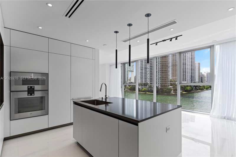 300 Biscayne Blvd Way # 804, Miami FL 33131