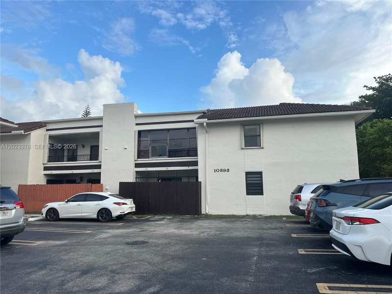 10893 NW 7th St # 27, Miami FL 33172