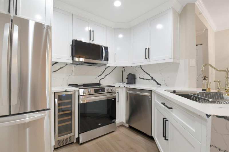 1803 N Flagler Drive # 203, West Palm Beach FL 33407