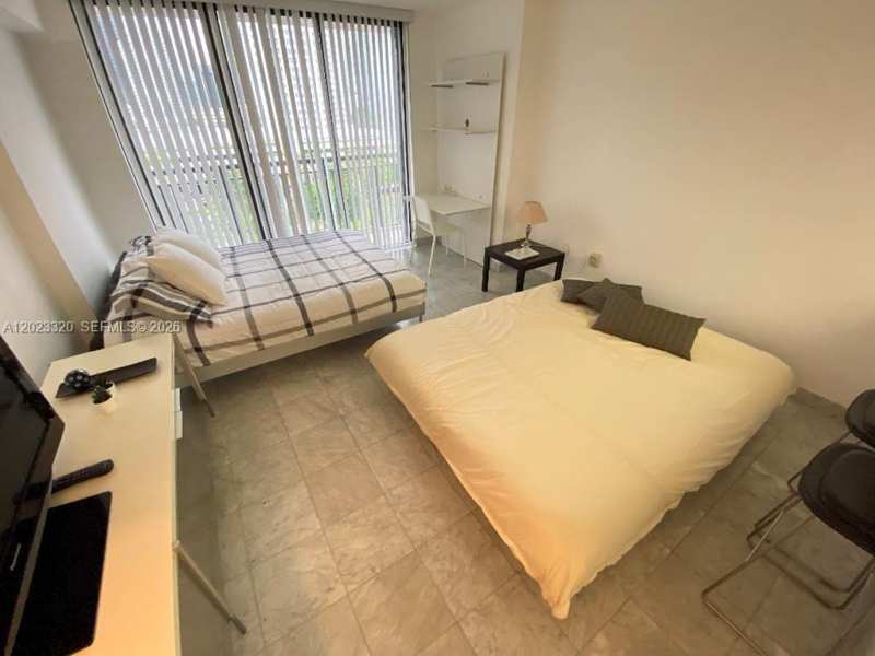 540 Brickell Key Dr # 913, Miami FL 33131