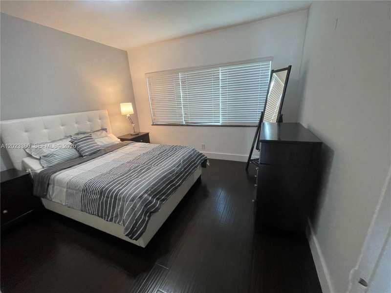 990 Meridian Ave, Miami Beach FL 33139