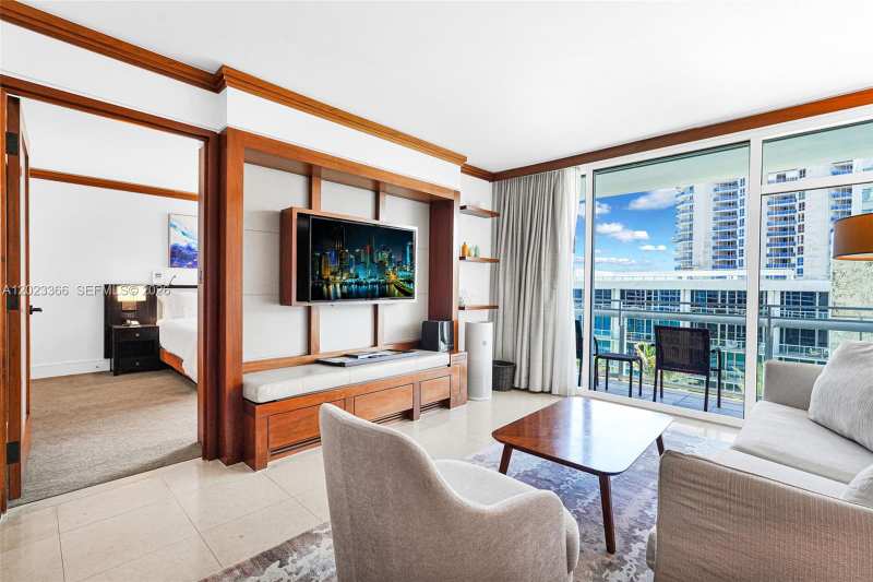 6801 Collins Ave, Miami Beach FL 33141