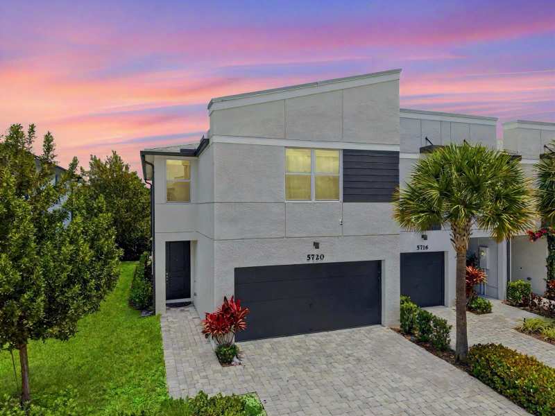 5720 Mentmore Drive, West Palm Beach FL 33407