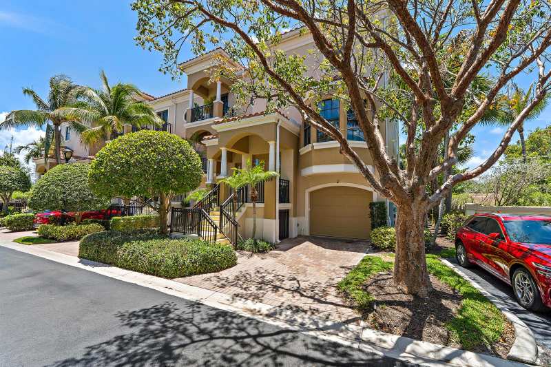605 Del Sol Circle, Tequesta FL 33469
