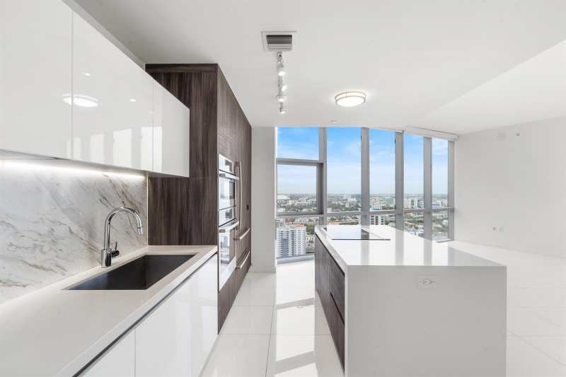 851 NE 1st Avenue # 3202, Miami FL 33130