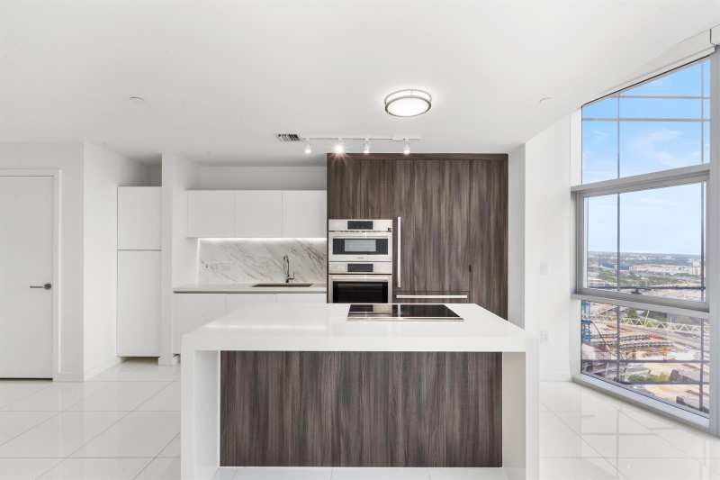 851 NE 1st Avenue # 3202, Miami FL 33130