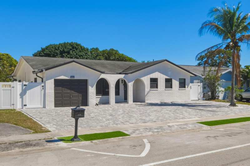 22390 SW 66th Avenue, Boca Raton FL 33428