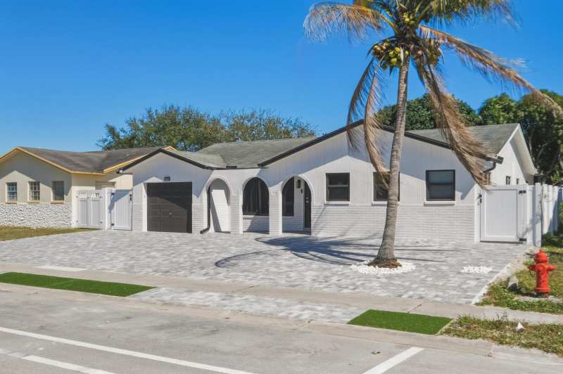 22390 SW 66th Avenue, Boca Raton FL 33428