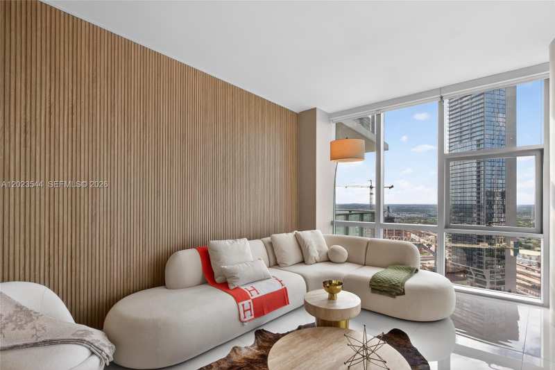851 NE 1st Ave # 3201, Miami FL 33132