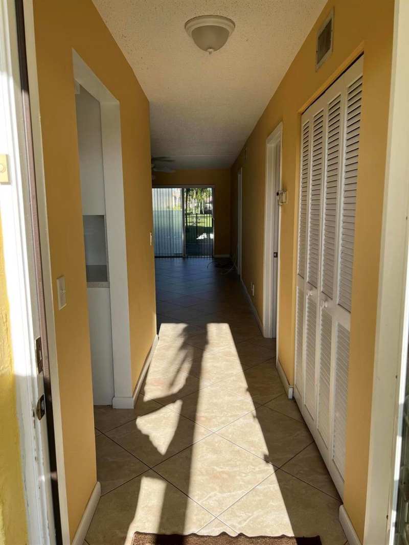 9949 Sandalfoot Boulevard Apt 514, Boca Raton FL 33428