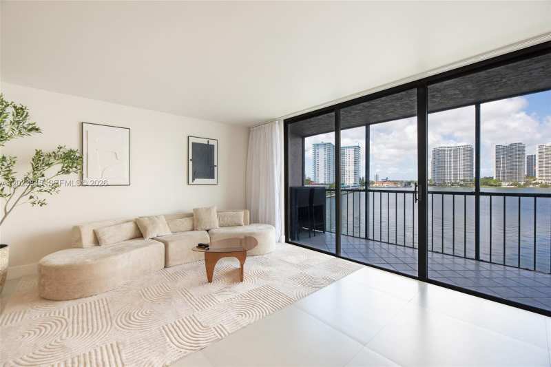 17500 N Bay Rd # S405, Sunny Isles Beach FL 33160