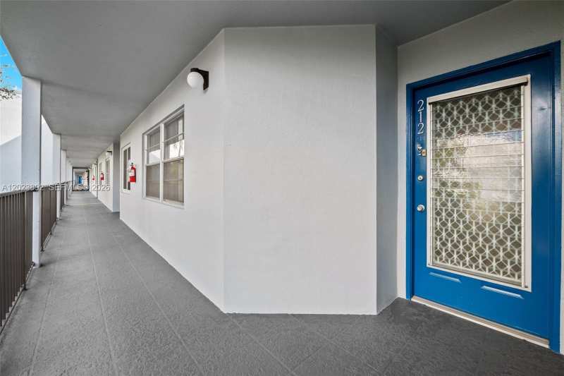 12600 SW 5th Ct # 212L, Pembroke Pines FL 33027