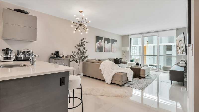 500 BRICKELL WEST CONDO