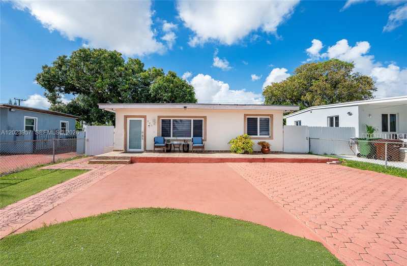 228 W 18th St, Hialeah FL 33010