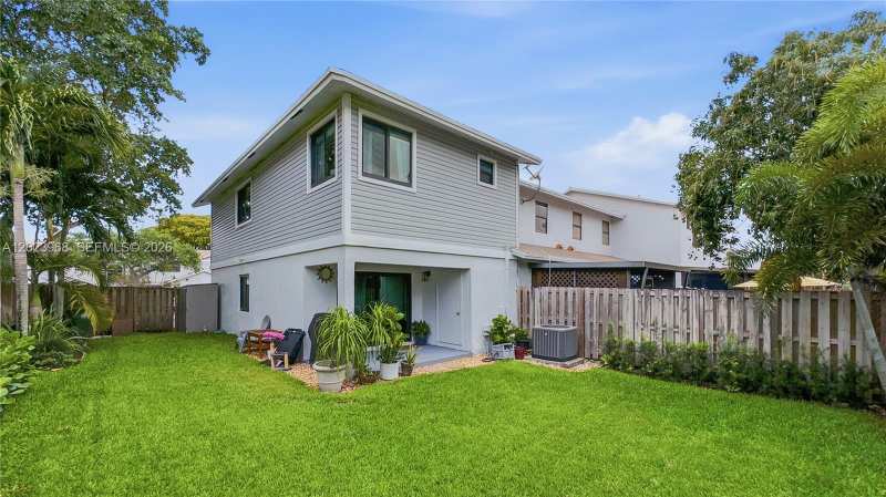 201 NW 106th Ter, Pembroke Pines FL 33026
