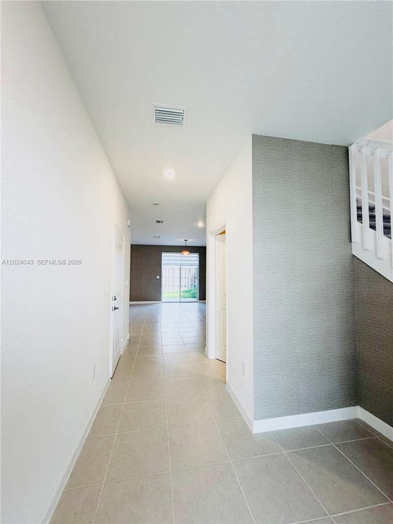 663 SE 13th St Cir, Homestead FL 33034