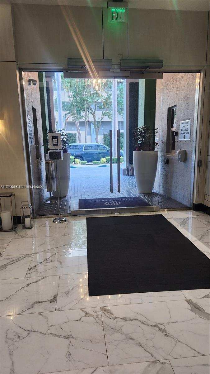 185 SE 14th Ter # 1609, Miami FL 33131