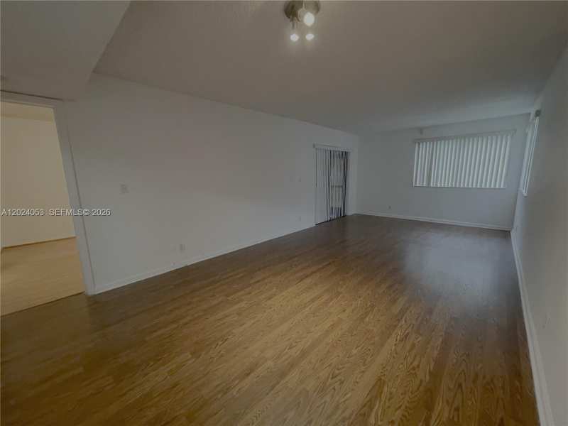 191 Lakeview Dr # 102, Weston FL 33326