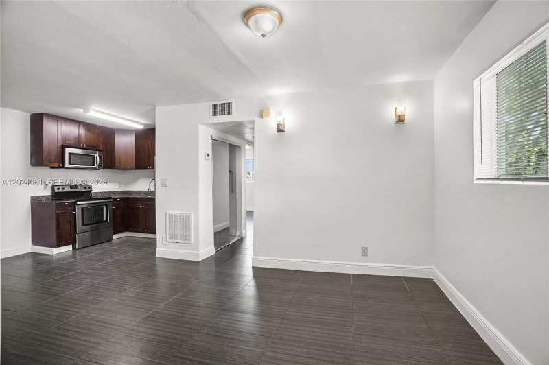 37 SW 14th St # 16, Dania Beach FL 33004