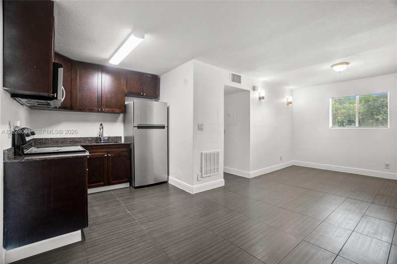 37 SW 14th St # 16, Dania Beach FL 33004